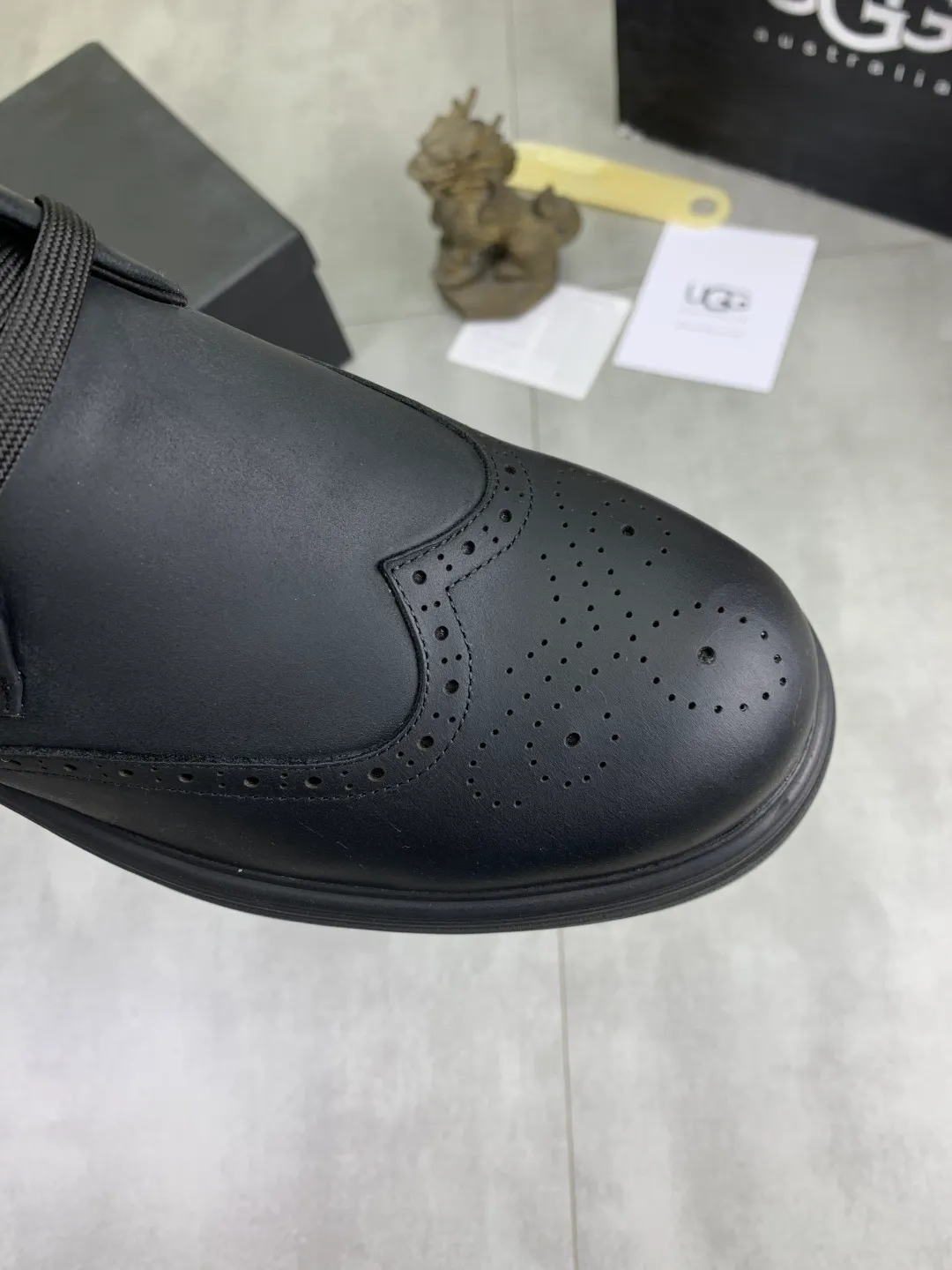Men's shoes 💰P620 [New style] 💰 🆘 "Real wool" [UGG] 👉The popular men's shoes are synchronized with the official website 🔰The quality [proud] is not comparable to the imitations in the general market 🌀The upper is imported Italian frosted cowhide, and the lining: foot pads 🅰️Grade 🐑Real wool👻Only Grade A can show the effect The hand feels smooth and delicate 🔱The shoe shape is grand, only the factory can do it 🎄The perfect toughness of the original outsole 👻⬛️ can allow customers to say goodbye to one-time consumption. Real wool lining, super warm. Brown and gray available. Size: 38-44